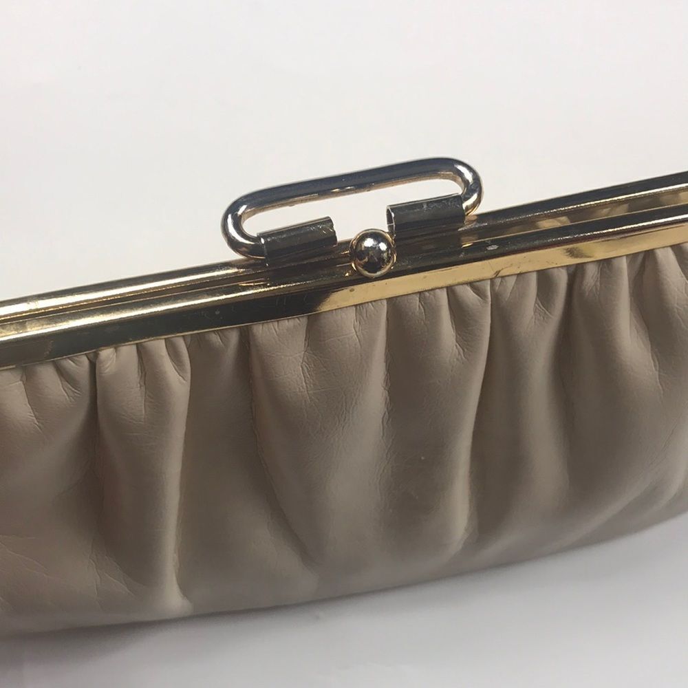 Vintage Leather Women Handbags - Picture 3 of 15